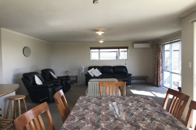 Photo of property in 17a Karaka Street, Merrilands, New Plymouth, 4312