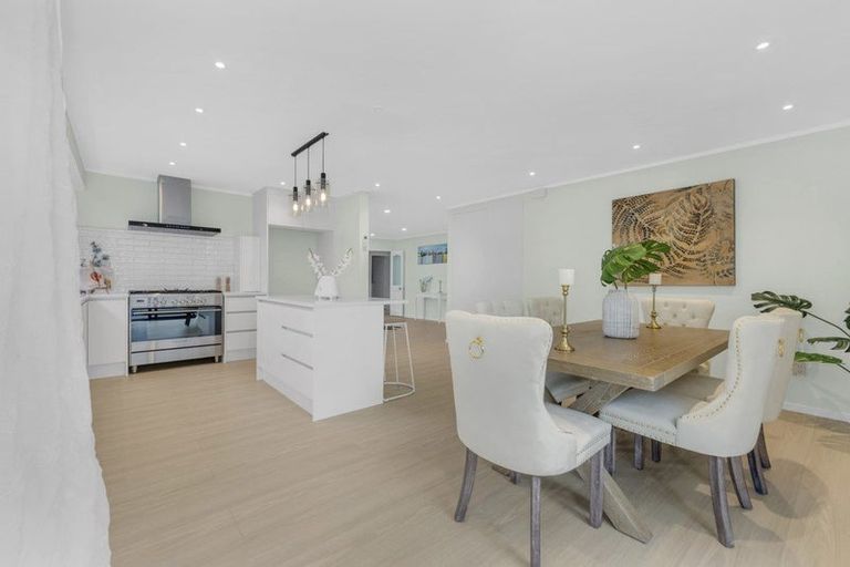 Photo of property in 3 Mimosa Place, Half Moon Bay, Auckland, 2012