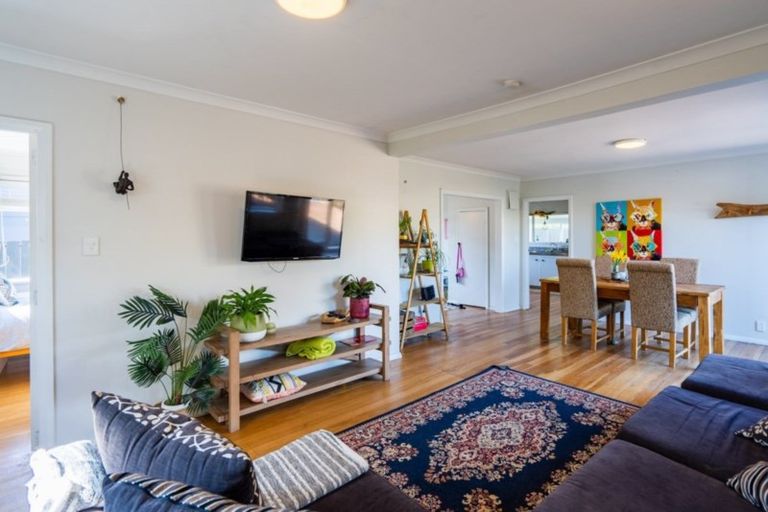 Photo of property in 1 Toru Road, Paraparaumu Beach, Paraparaumu, 5032