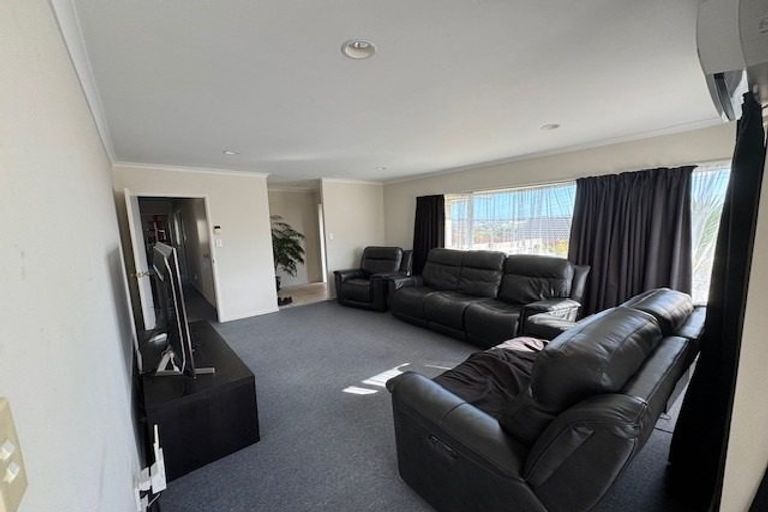 Photo of property in 18 Lizzie Lane, Clover Park, Auckland, 2019