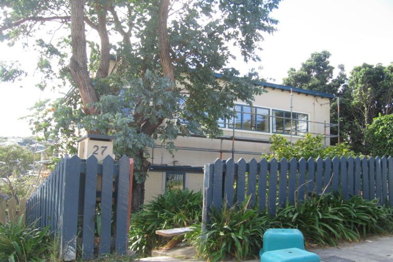 Photo of property in 27 Kinghorne Street, Strathmore Park, Wellington, 6022