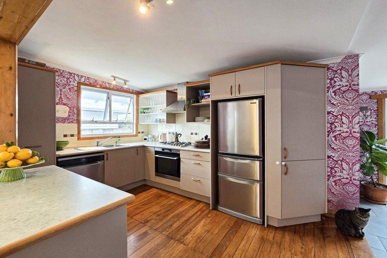 Photo of property in 13 Henui Street, Strandon, New Plymouth, 4312