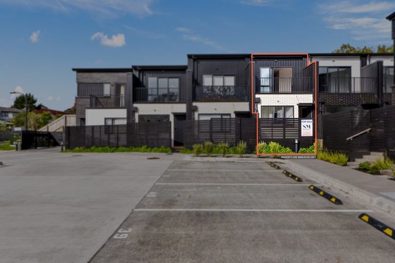 Photo of property in 7 Meg Lane, Glen Eden, 0602