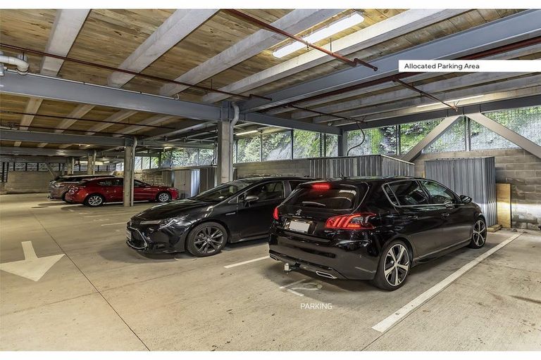 Photo of property in Patent 326 Apartments, 203s/326 Evans Bay Parade, Hataitai, Wellington, 6021