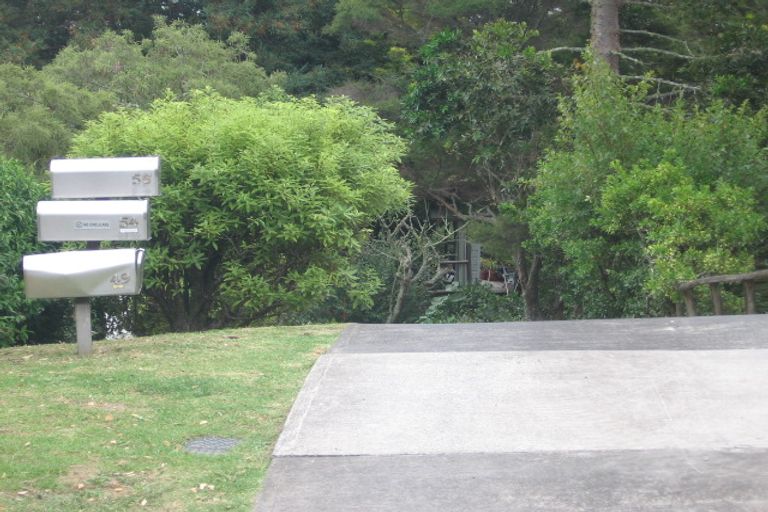 Photo of property in 1/54 Valley View Road, Glenfield, Auckland, 0629