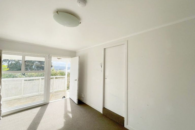 Photo of property in 24 Tiri Tiri Road, Birkdale, Auckland, 0626