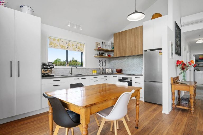 Photo of property in 16 Cowley Drive, Leamington, Cambridge, 3432