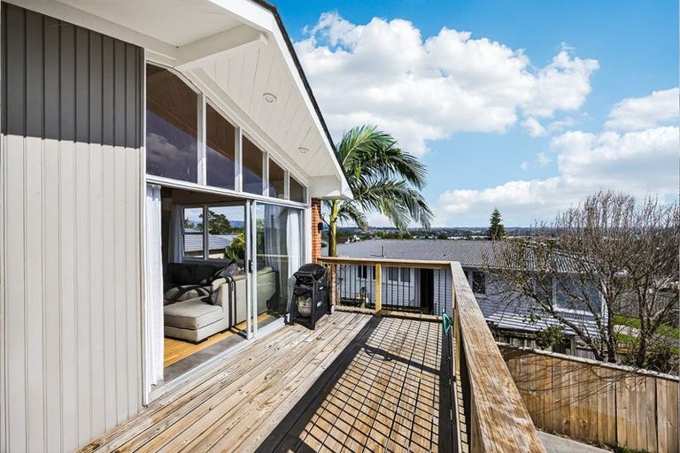 Photo of property in 99 Sunnyside Road, Sunnyvale, Auckland, 0612