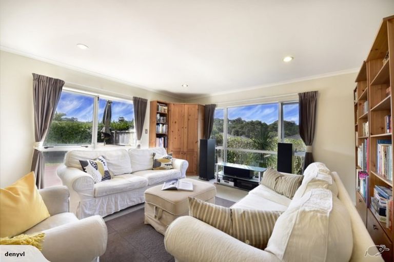 Photo of property in 30 Bradnor Meadows Drive, Swanson, Auckland, 0612