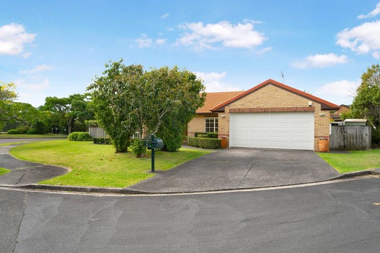 Photo of property in 6 Graven Court, Henderson, Auckland, 0612