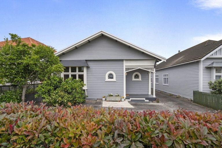 Photo of property in 298 Ruahine Street, Terrace End, Palmerston North, 4410