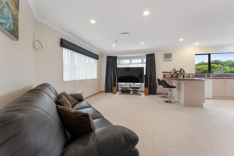 Photo of property in 8 Adam Lile Drive, Highlands Park, New Plymouth, 4312
