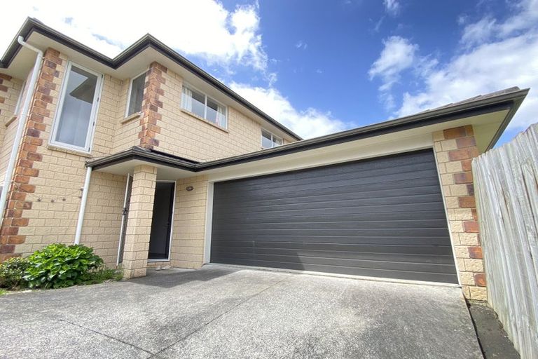 Photo of property in 3 Cityview Place, Massey, Auckland, 0614