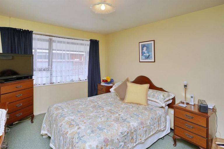 Photo of property in 1/149 Northcote Road, Northcote, Christchurch, 8052