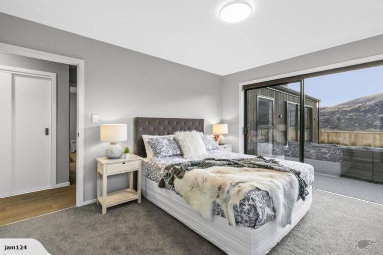 Photo of property in 19 Wheat Street, Jacks Point, Queenstown, 9371