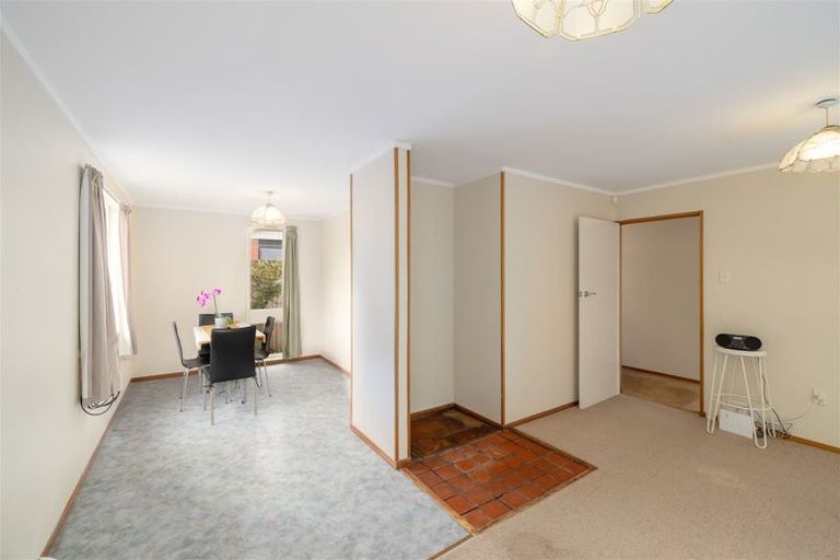 Photo of property in 12 Denniston Crescent, Redwood, Christchurch, 8051