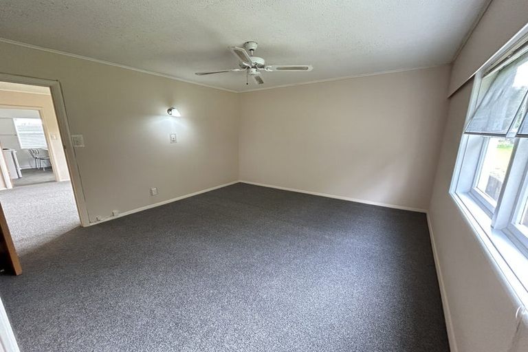 Photo of property in 220 Te Atatu Road, Te Atatu South, Auckland, 0610