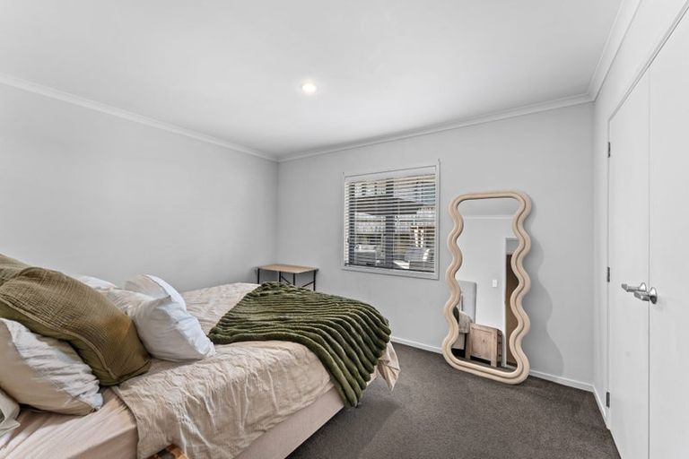 Photo of property in 5b Nielsen Place, Massey, Auckland, 0614