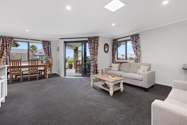 Photo of property in 10 Sophora Place, Papamoa Beach, Papamoa, 3118