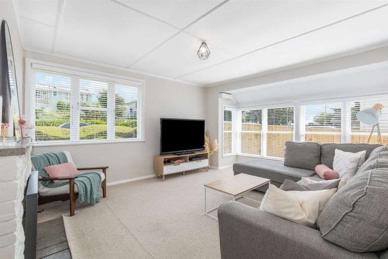 Photo of property in 7 Waiuta Street, Titahi Bay, Porirua, 5022