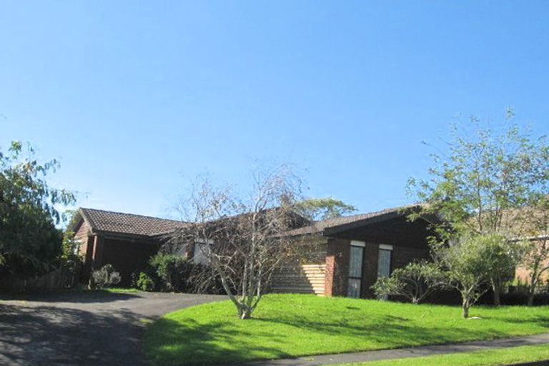 Photo of property in 61 Dalwhinnie Parade, Highland Park, Auckland, 2010