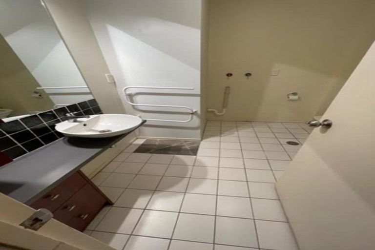 Photo of property in 42/21 Armoy Drive, East Tamaki, Auckland, 2016