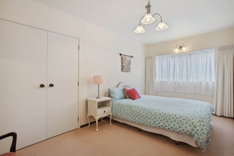 Photo of property in 5 Essington Place, Half Moon Bay, Auckland, 2012