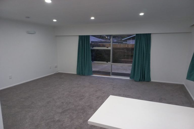 Photo of property in 2/306 Wellington Road, Wainuiomata, Lower Hutt, 5014