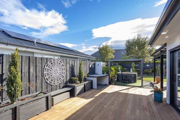 Photo of property in 12 Sloan Avenue, Rangiora, 7400