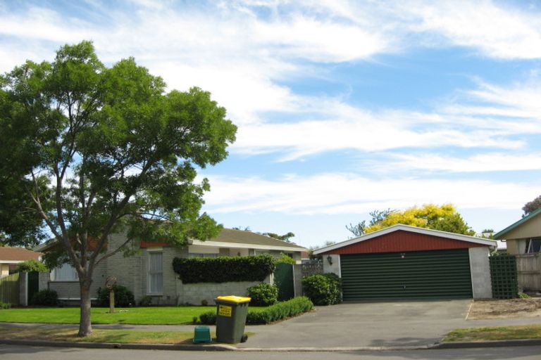 Photo of property in 15 Daytona Place, Parklands, Christchurch, 8083