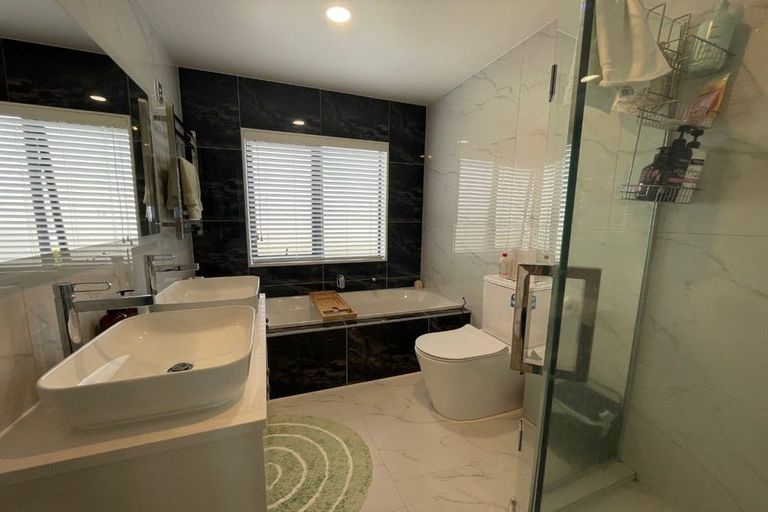 Photo of property in 24 Matahae Drive, Flat Bush, Auckland, 2019