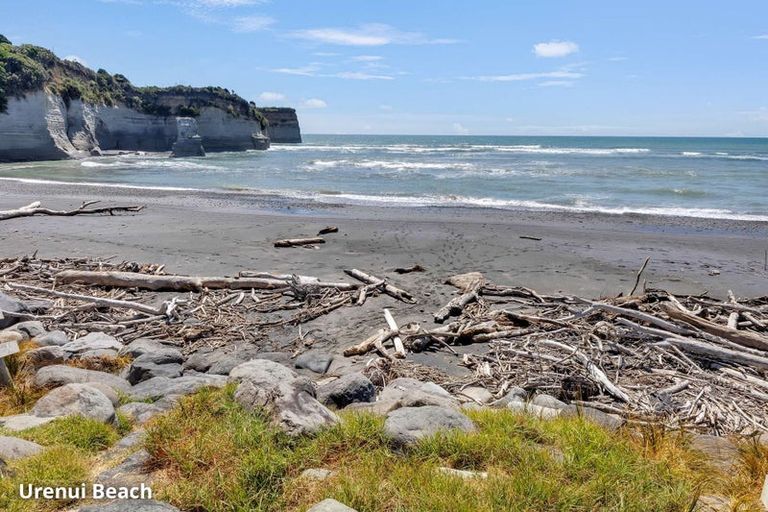 Photo of property in 20 Whakapaki Street, Urenui, 4375