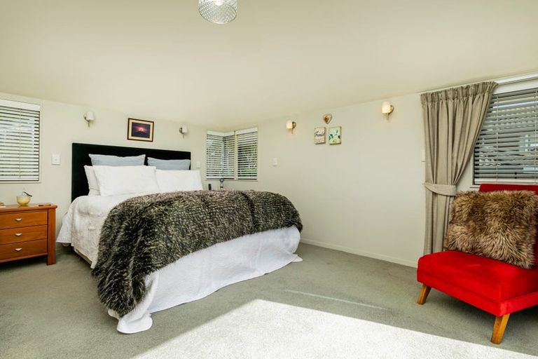 Photo of property in 2/35 Channel View Road, Campbells Bay, Auckland, 0630