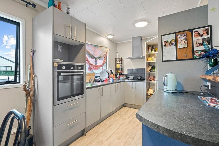 Photo of property in 85 Redcrest Avenue, Red Hill, Papakura, 2110