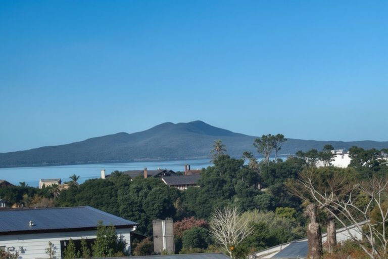 Photo of property in 42 Park Rise, Campbells Bay, Auckland, 0630
