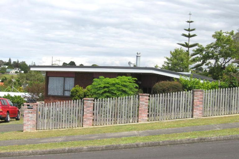 Photo of property in 121 Weatherly Road, Torbay, Auckland, 0630