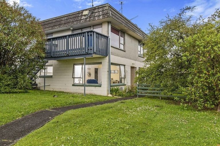 Photo of property in 10/126 Lynwood Road, New Lynn, Auckland, 0600