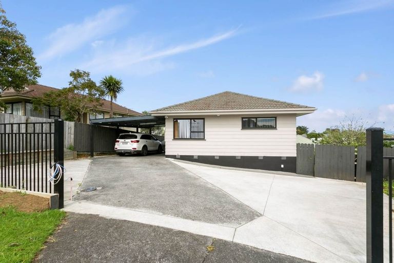 Photo of property in 6 Kopu Place, Clendon Park, Auckland, 2103