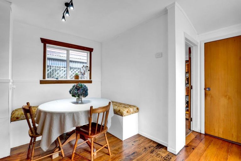 Photo of property in 7 Seddon Street, Westown, New Plymouth, 4310