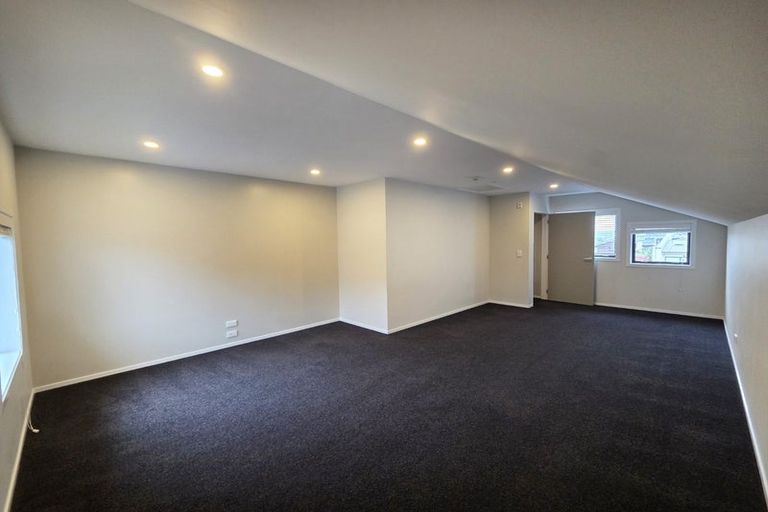 Photo of property in 213 Hobsonville Point Road, Hobsonville, Auckland, 0616