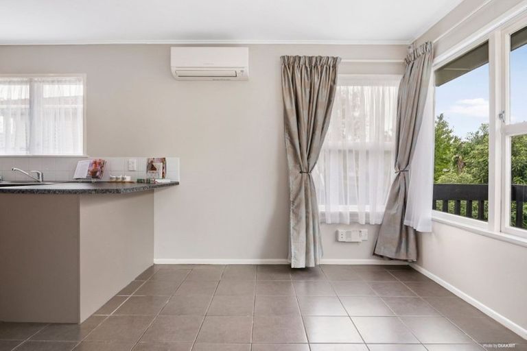 Photo of property in 4 Rainbow Place, Wattle Downs, Auckland, 2103