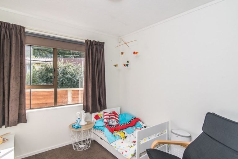 Photo of property in 64 Hathaway Avenue, Karori, Wellington, 6012