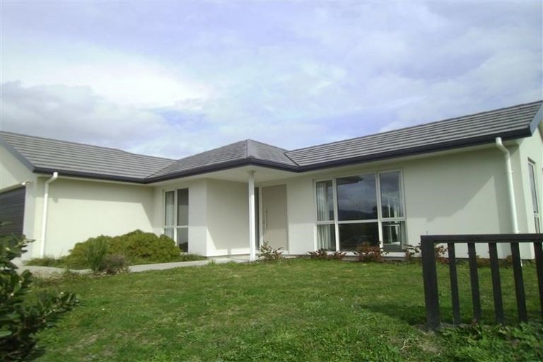 Photo of property in 10 Tamihana Street, Otaki, 5512