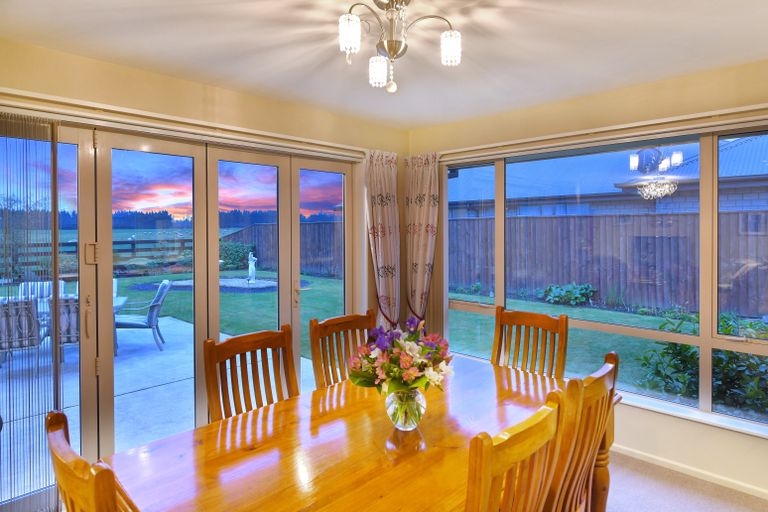 Photo of property in 11 Walnut Way, Rangiora, 7400