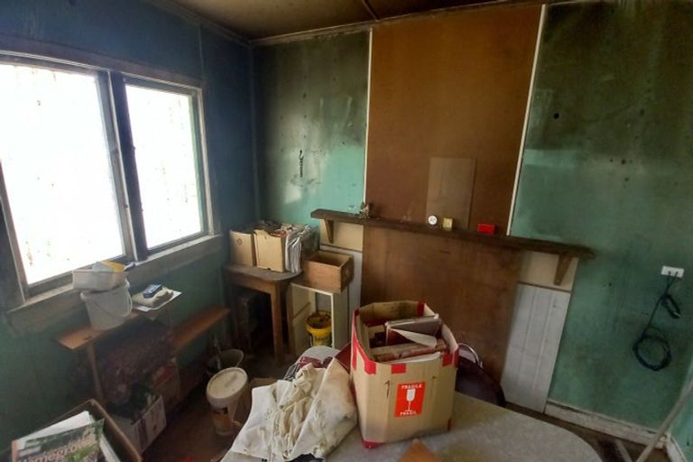 Photo of property in 112 Grove Burn Road, Tuatapere, 9691