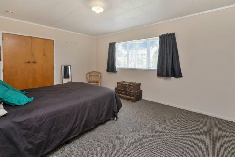 Photo of property in 18 Marohemo Road, Maungaturoto, 0583