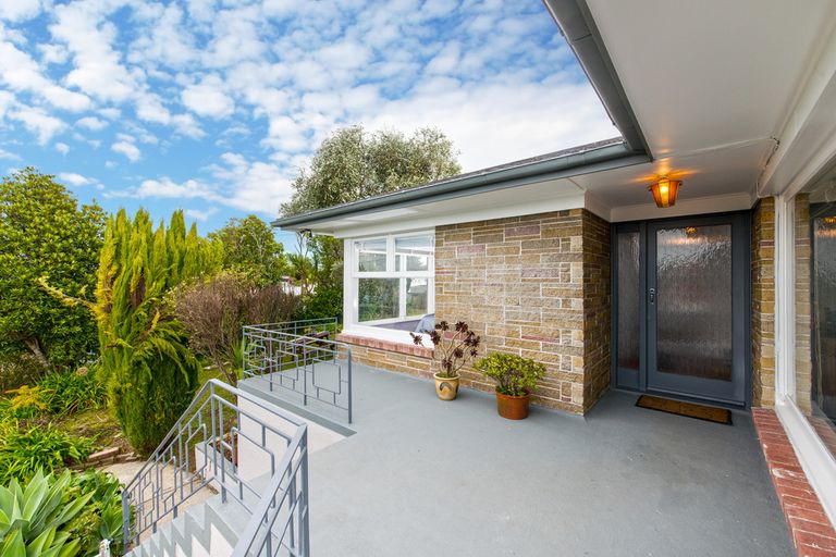 Photo of property in 91 Waimumu Road, Massey, Auckland, 0614