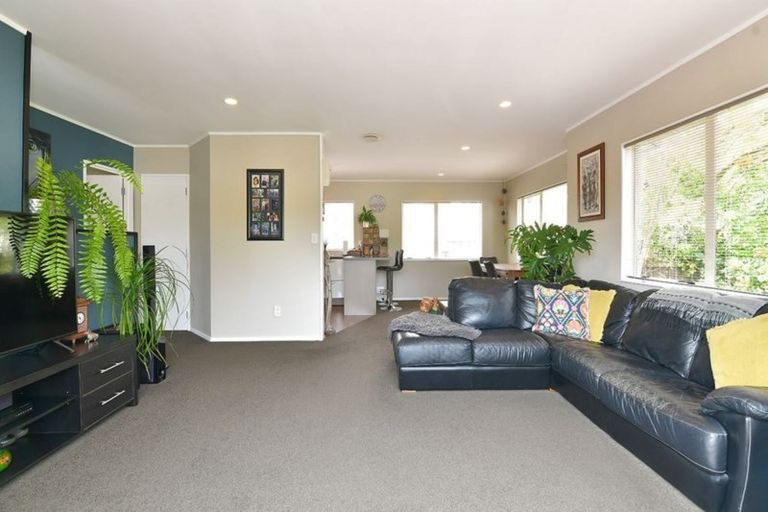 Photo of property in 11a Greta Place, Stanmore Bay, Whangaparaoa, 0932