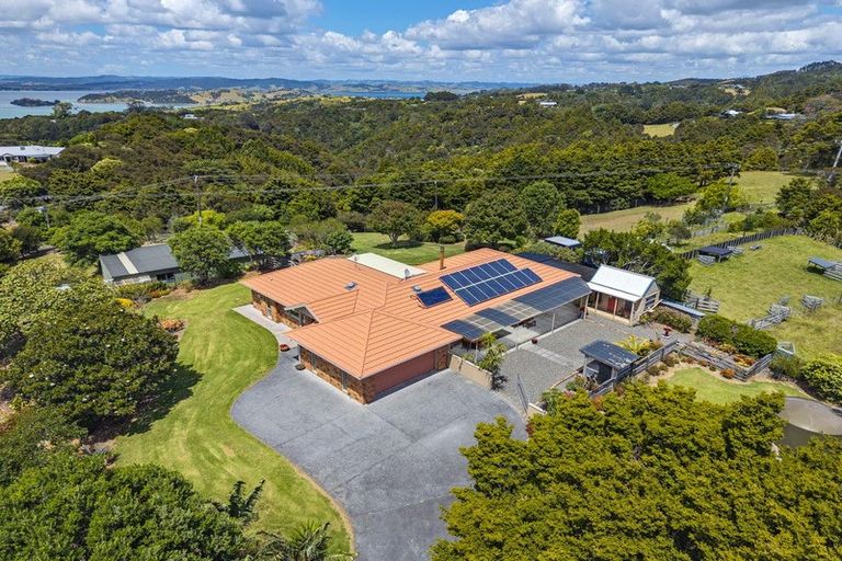 Photo of property in 121 Owhiwa Road, Parua Bay, Onerahi, 0192
