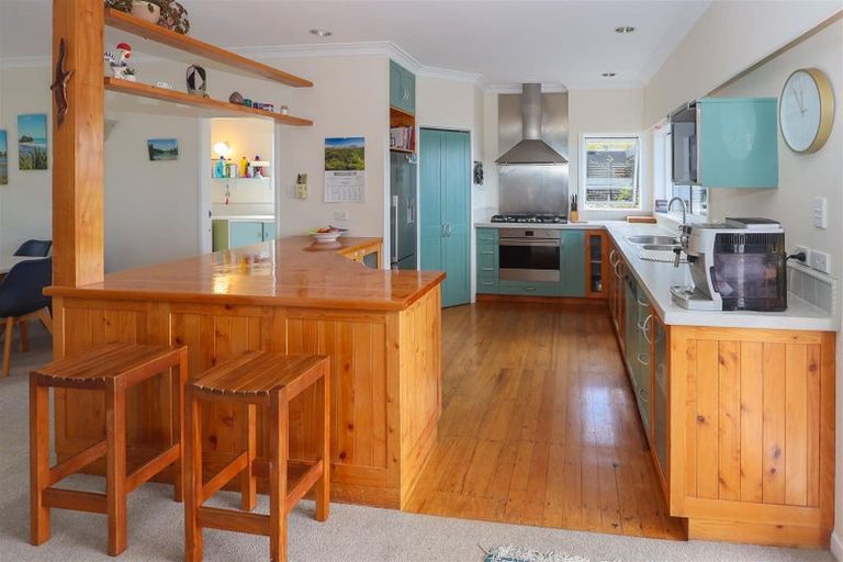 Photo of property in 180 Kawaha Point Road, Kawaha Point, Rotorua, 3010